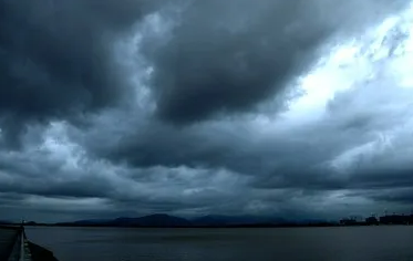 涵乔财富 今年第8号台风“竹节草”在上海市奉贤区沿海再次登陆